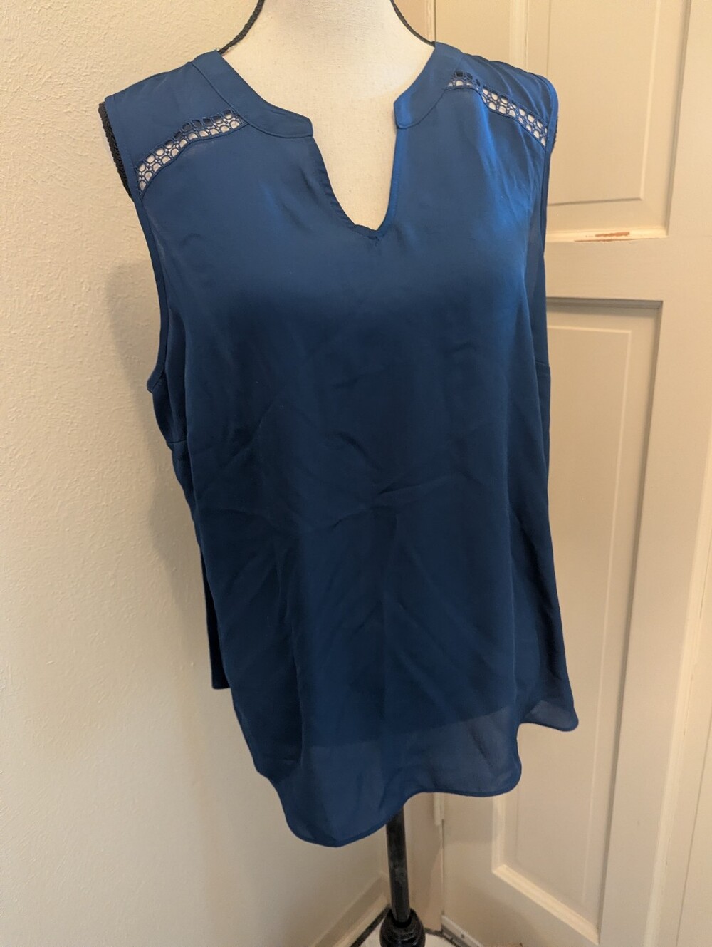 Montgomery Post ladies plus size sleeveless top.